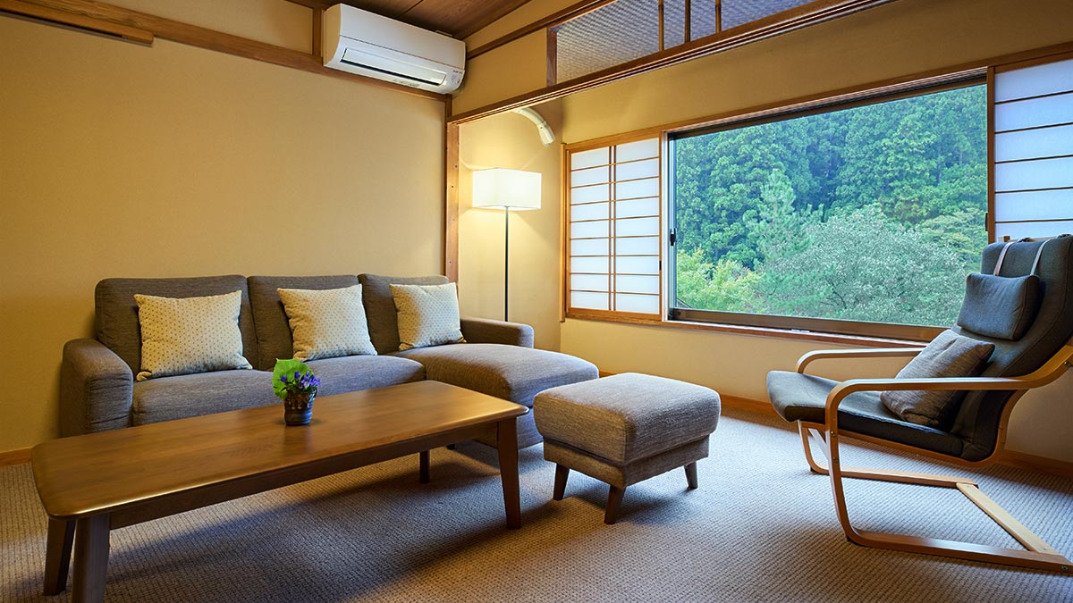 [ 桜 ] 2022年リニューアル 源泉かけ流し半露天風呂付き・4ベッド洋室